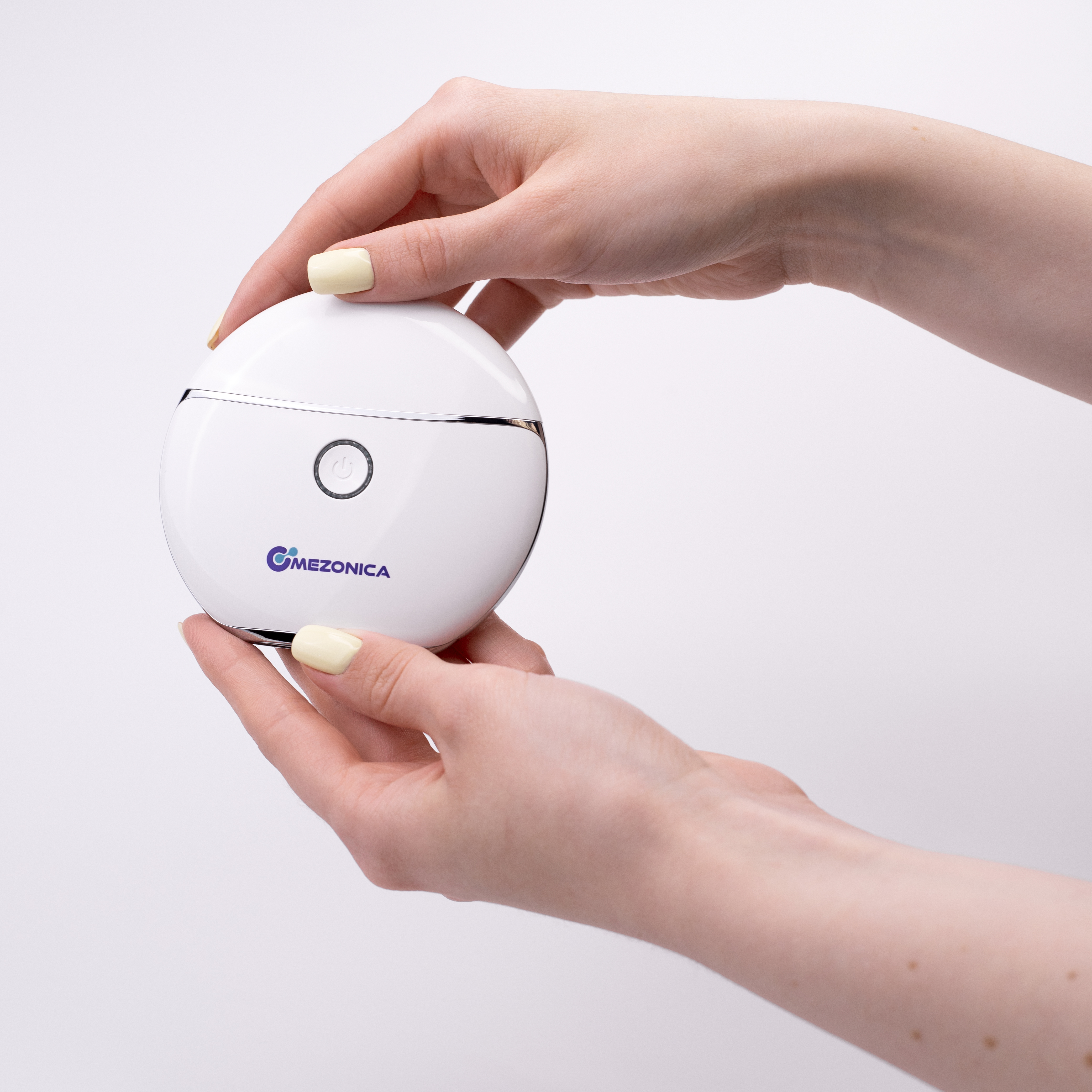 Mezonica Vibration gua sha pad with heat + LED therapy Микротоковый светодиодный массажер с подогревом и фототерапией для анти эйдж ухода за кожей лица купить в интернет-магазине Skin-Mag