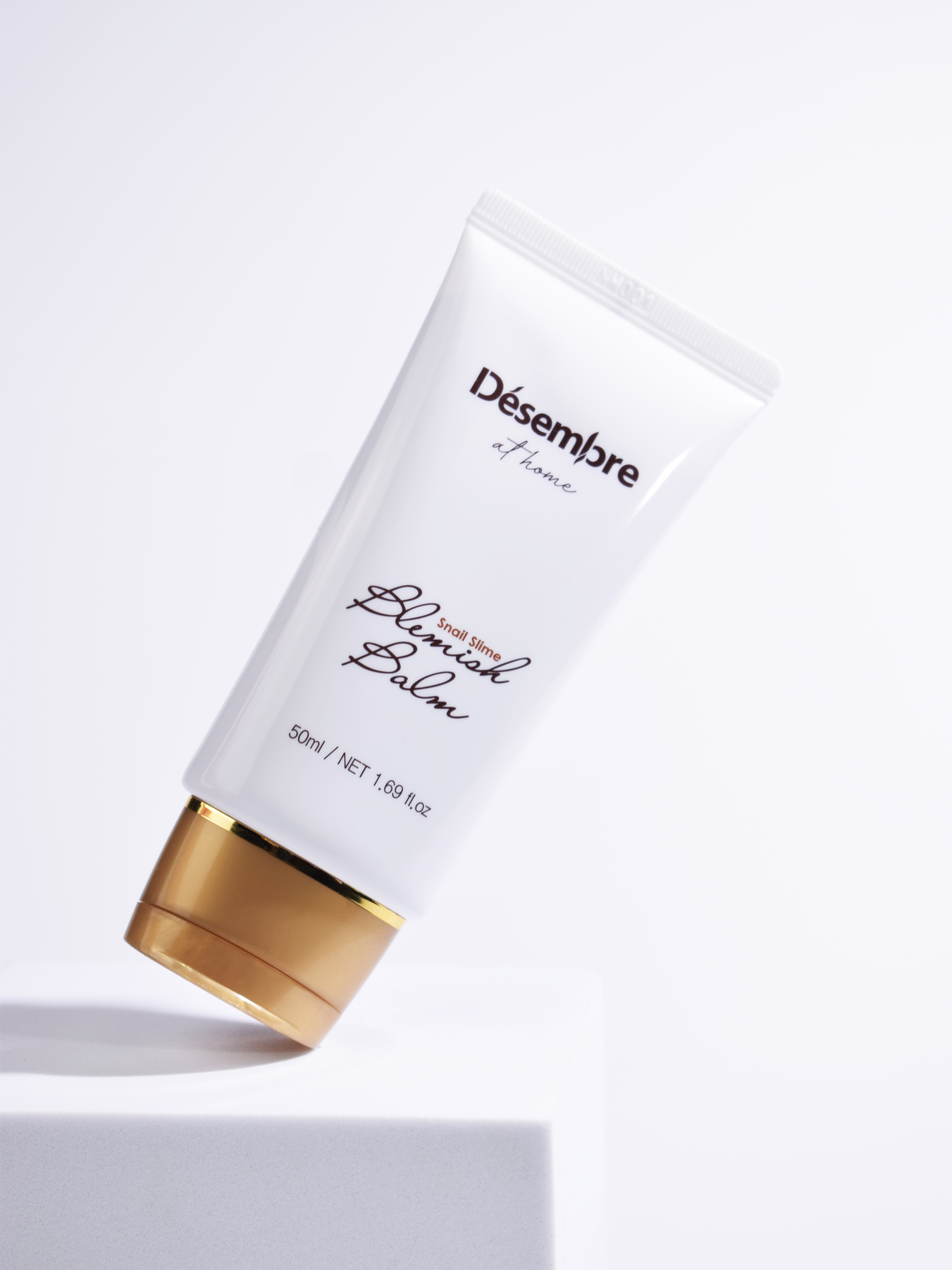 Desembre At Home Snail Slime Blemish Balm Восстанавливающий ВВ-крем с муцином улитки, 50 мл купить в интернет-магазине Skin-Mag
