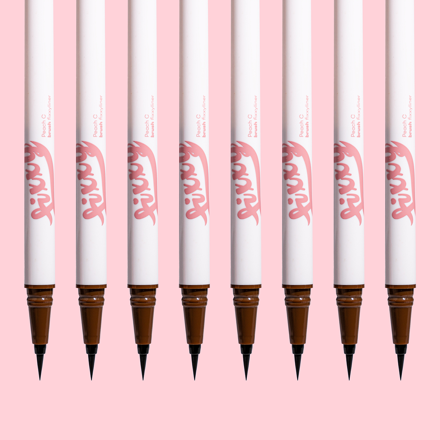 PEACH C Brush Fixxyliner 02 Brown Подводка для глаз, коричневая купить в интернет-магазине Skin-Mag