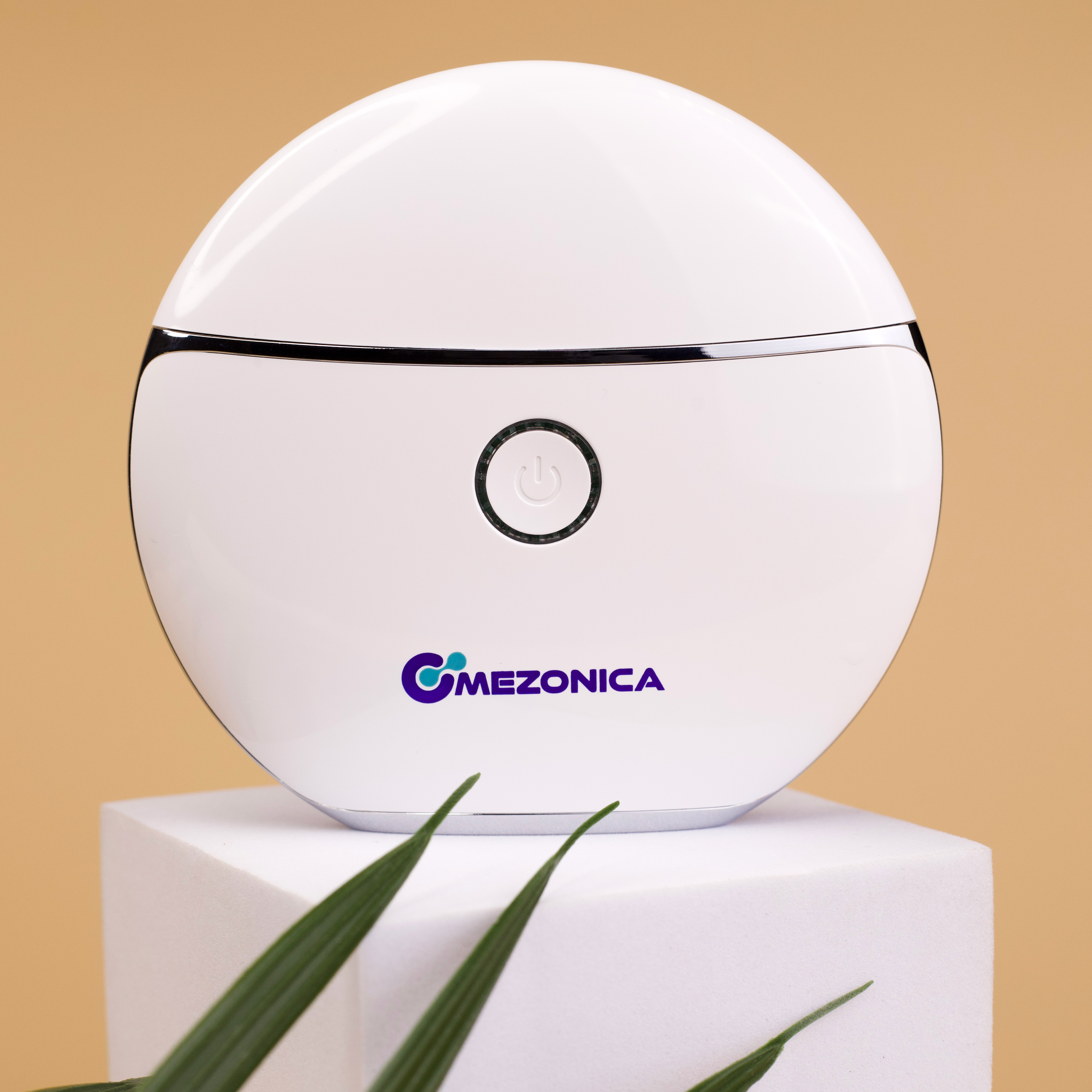 Mezonica Vibration gua sha pad with heat + LED therapy Микротоковый светодиодный массажер с подогревом и фототерапией для анти эйдж ухода за кожей лица купить в интернет-магазине Skin-Mag