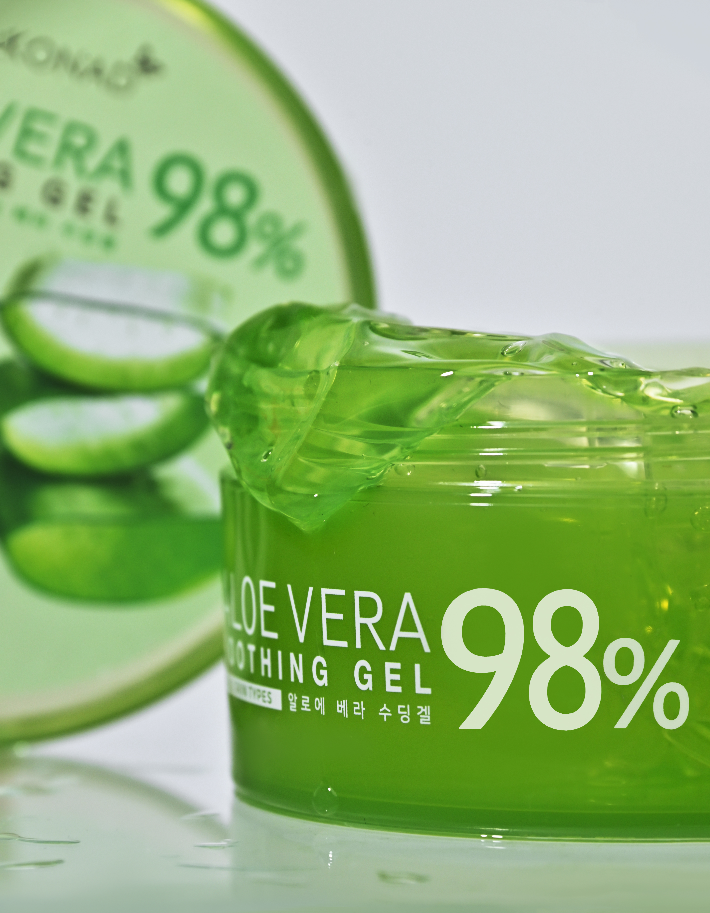 Konad Aloe Vera 98% Soothing Gel Гель алоэ вера для лица и тела, 300 мл купить в интернет-магазине Skin-Mag