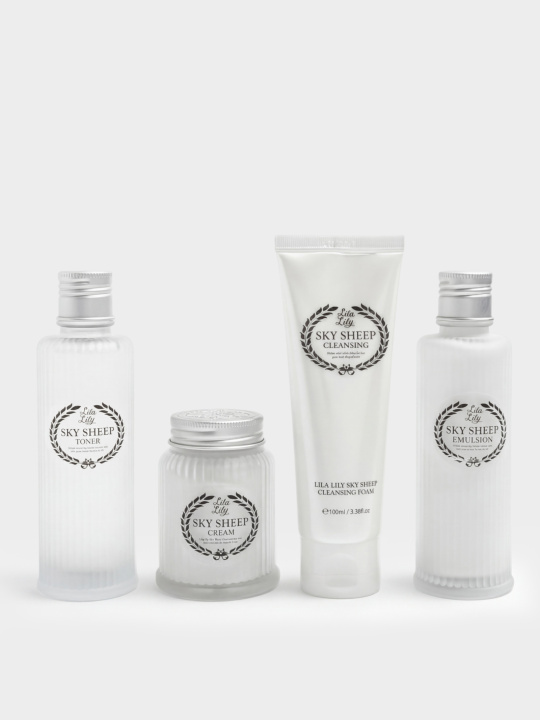 Konad Lila Lily Sky Sheep Skin Care Line Набор косметики на основе козьего молока из 4-х средств ухода (очищающая пенка, тонер, эмульсия, крем) купить в интернет-магазине Skin-Mag