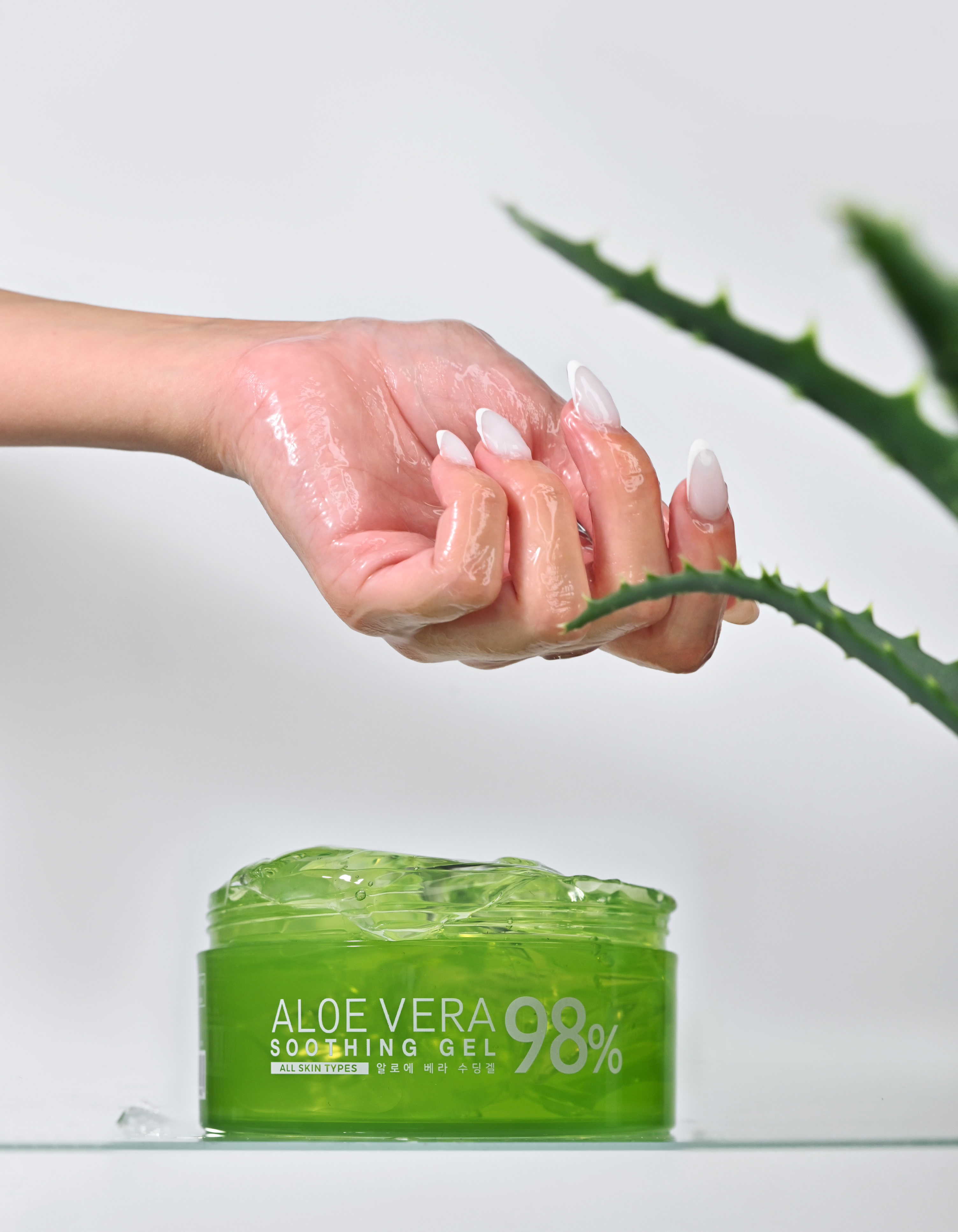 Konad Aloe Vera 98% Soothing Gel Гель алоэ вера для лица и тела, 300 мл купить в интернет-магазине Skin-Mag