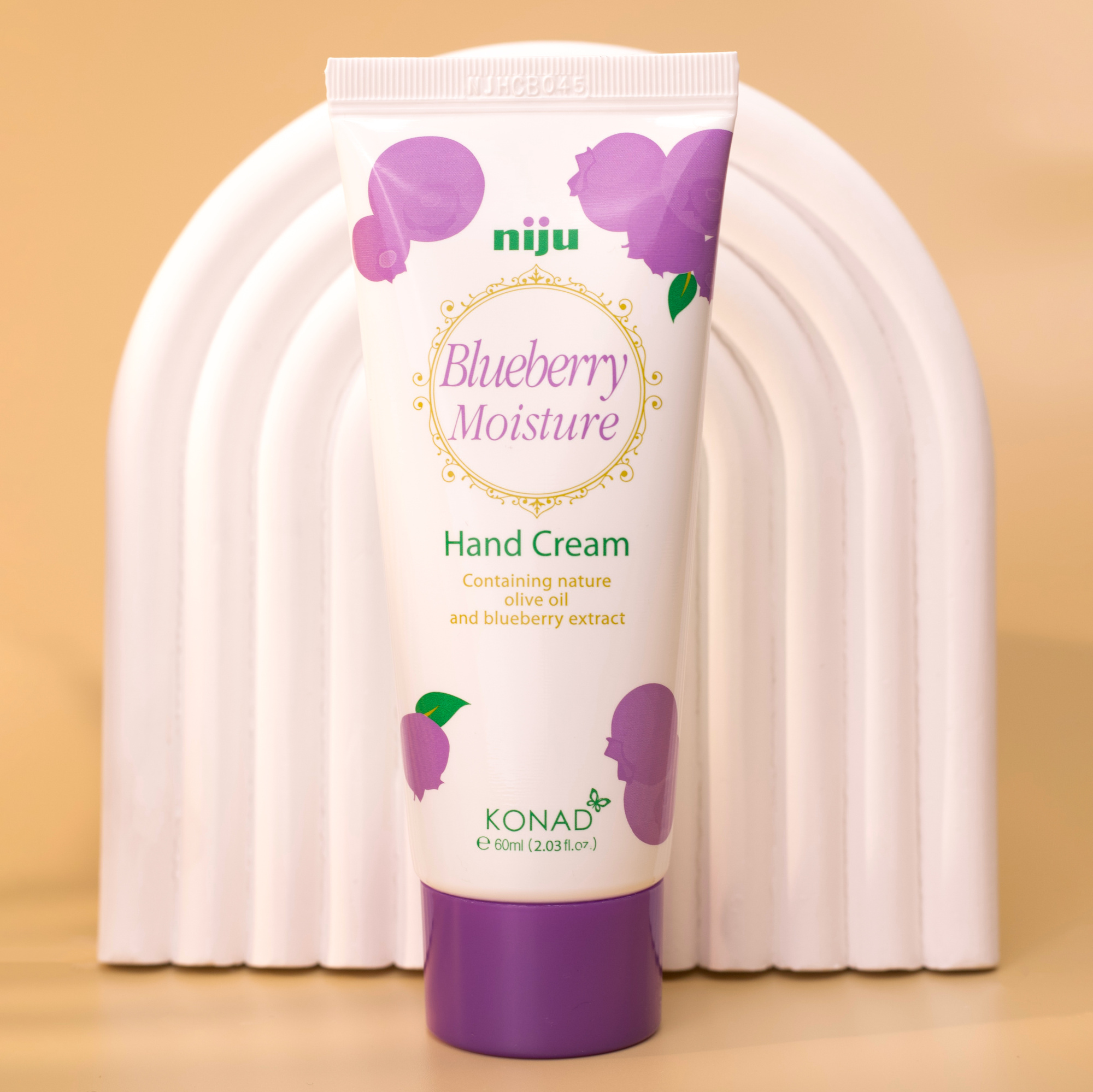 Konad niju Moisture hand cream - blueberry купить в интернет-магазине Skin-Mag
