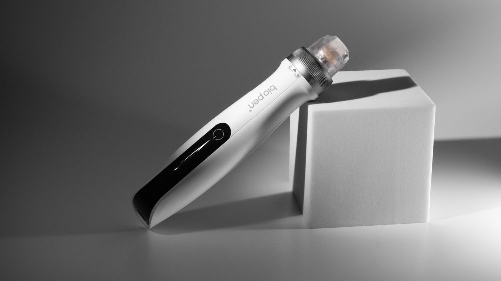 Обзор от нашего партнёра Золотое Яблоко о Микроштампинге на примере Dr.pen