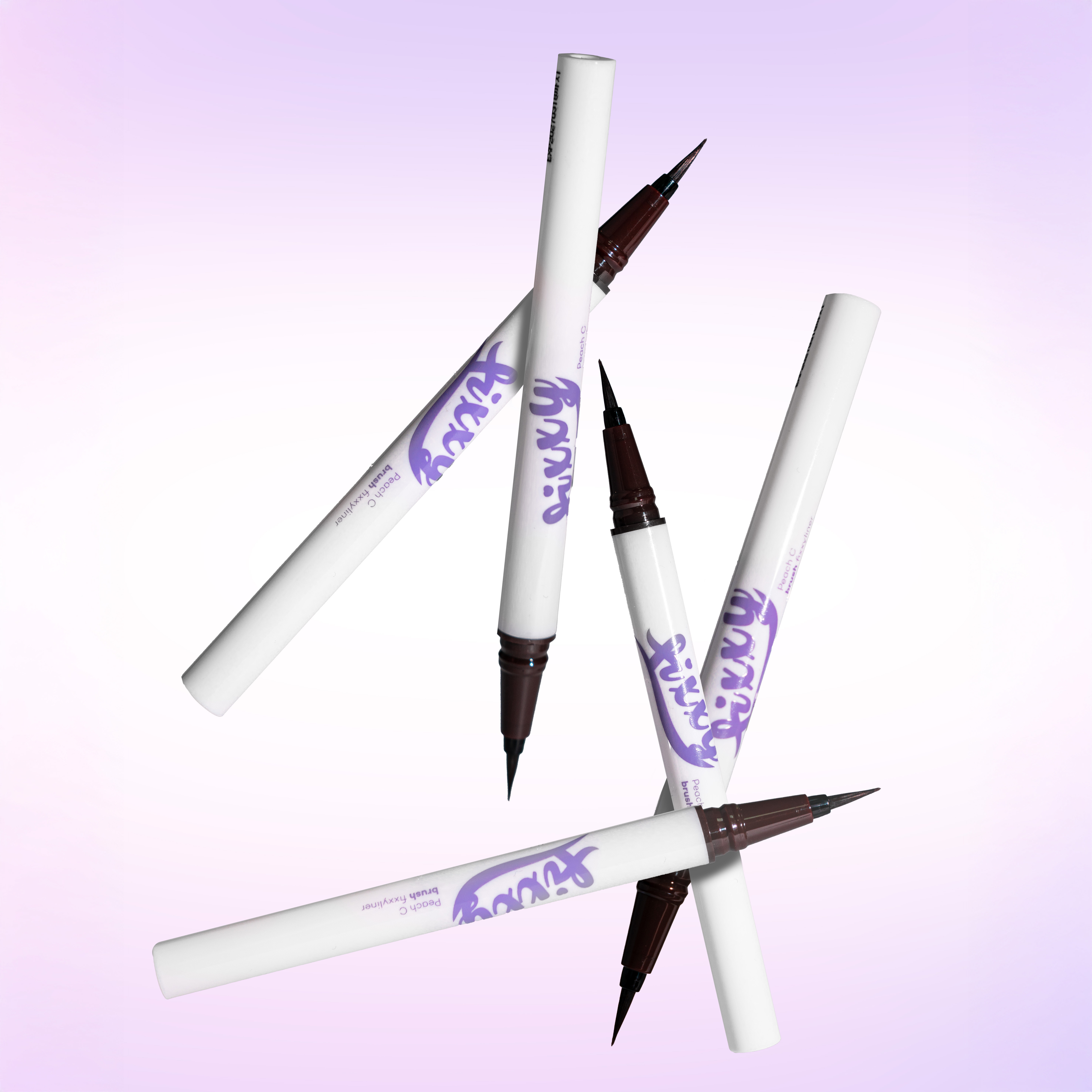PEACH C Brush Fixxyliner 01 Black Brown Подводка для глаз, чёрно-коричневая купить в интернет-магазине Skin-Mag