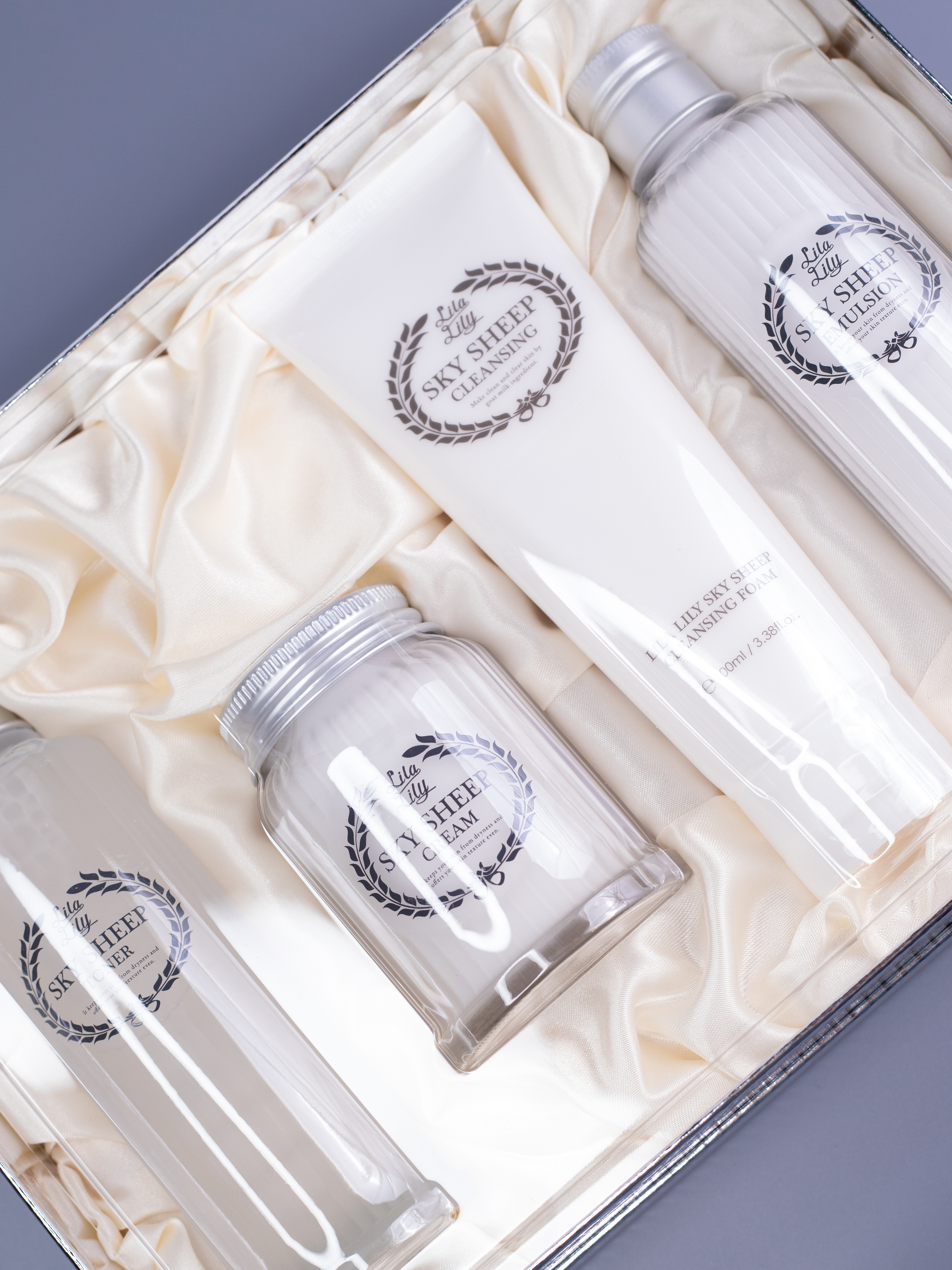Konad Lila Lily Sky Sheep Skin Care Line Набор косметики на основе козьего молока из 4-х средств ухода (очищающая пенка, тонер, эмульсия, крем) купить в интернет-магазине Skin-Mag