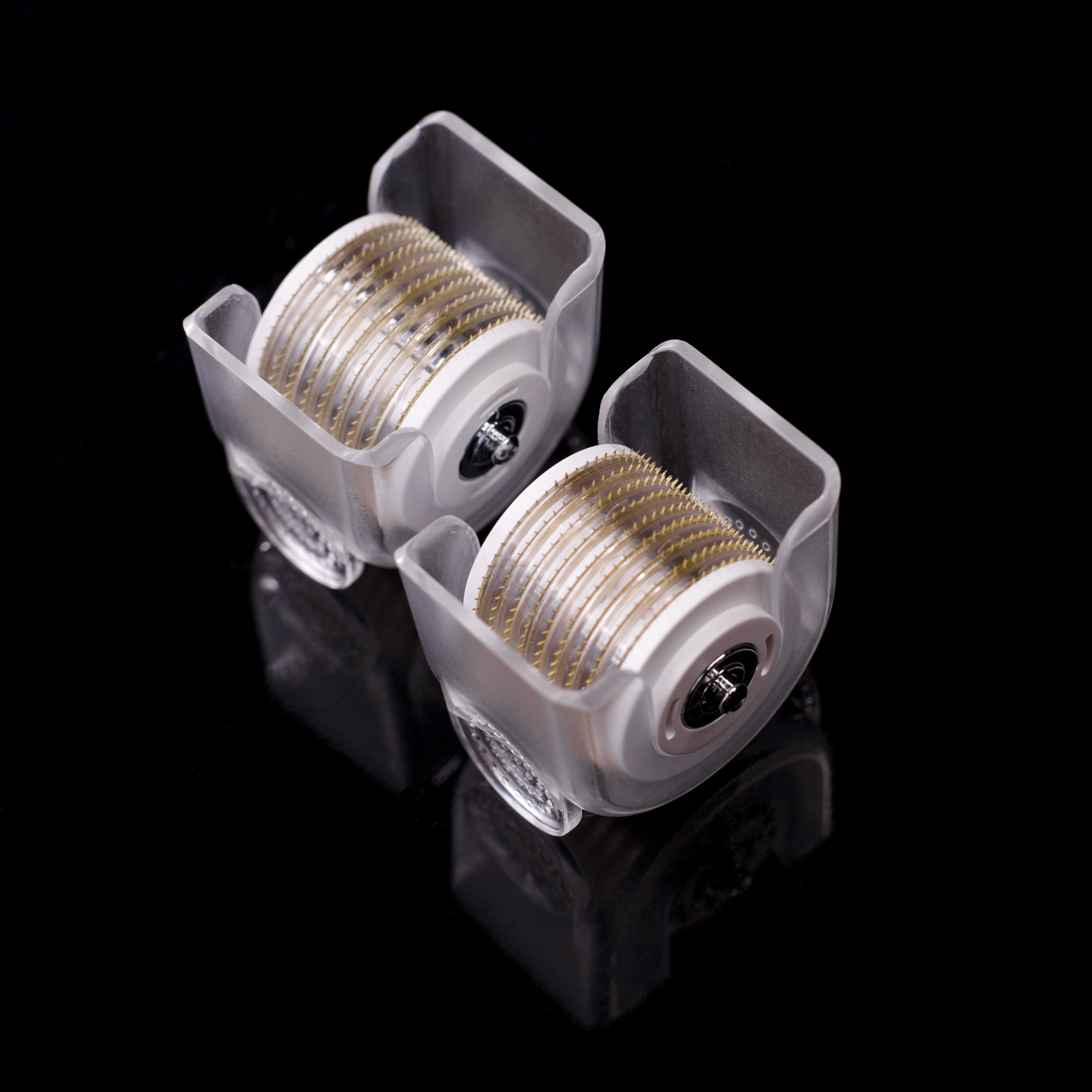 Mezonica Bio Roller G5 Аппарат для лица, тела и волос 2 в 1 / Мезороллер с 2 насадками 540 игл 0.5 мм для микронидлинга и микротоковой терапии / мезотерапия и EMS микротоки купить в интернет-магазине Skin-Mag