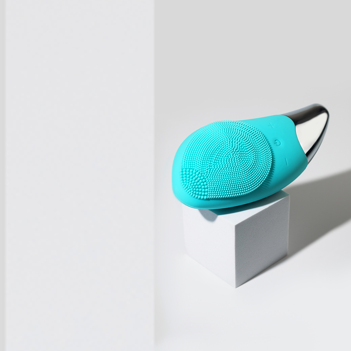 Mezonica Sonic Facial brush (Silicone Guasha) green Электрическая силиконовая ультразвуковая щетка для очищения и массажа кожи лица, цвет зеленый купить в интернет-магазине Skin-Mag