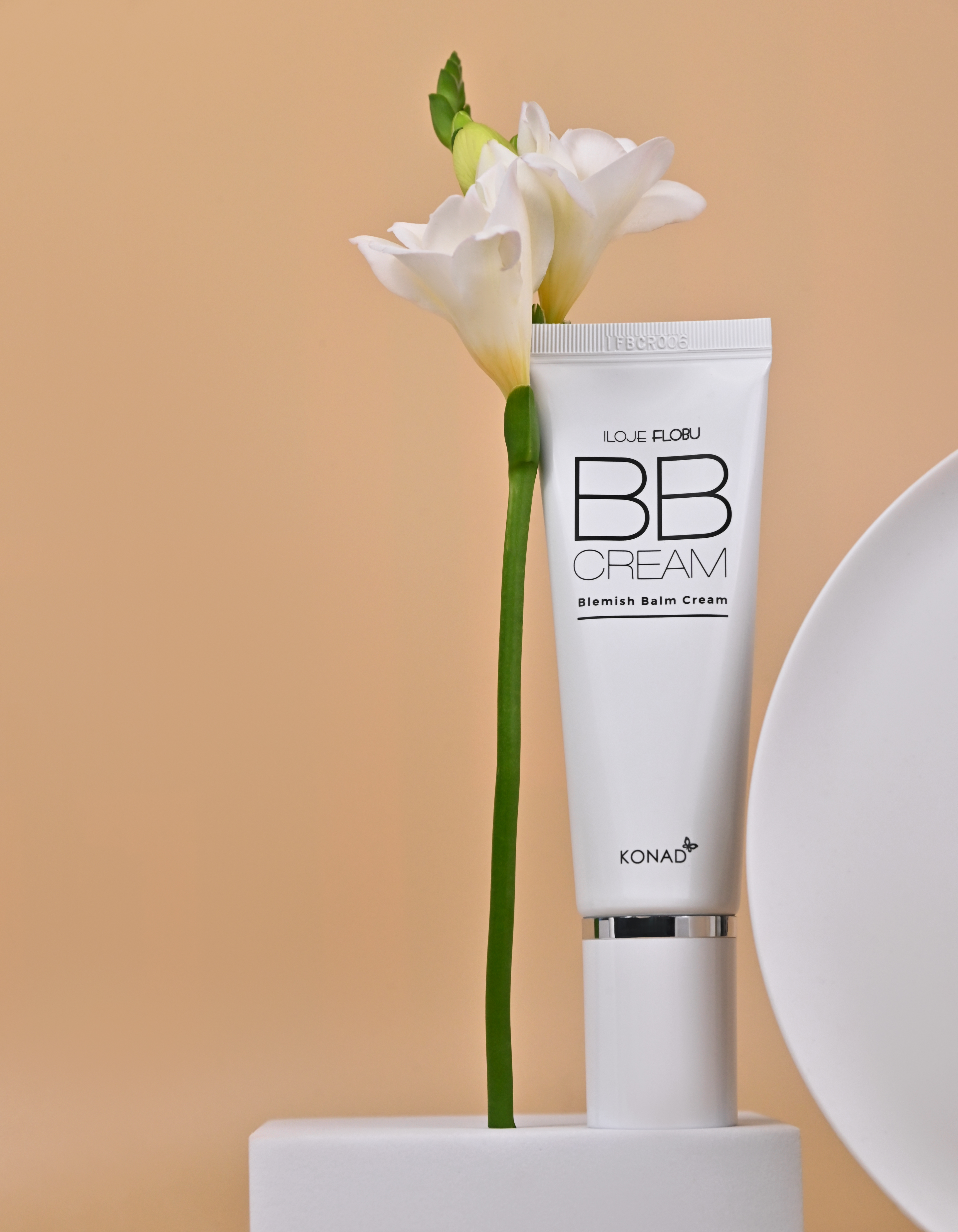Konad iloje Flobu B.B Cream Тональный BB-крем для лица, 50 г купить в интернет-магазине Skin-Mag