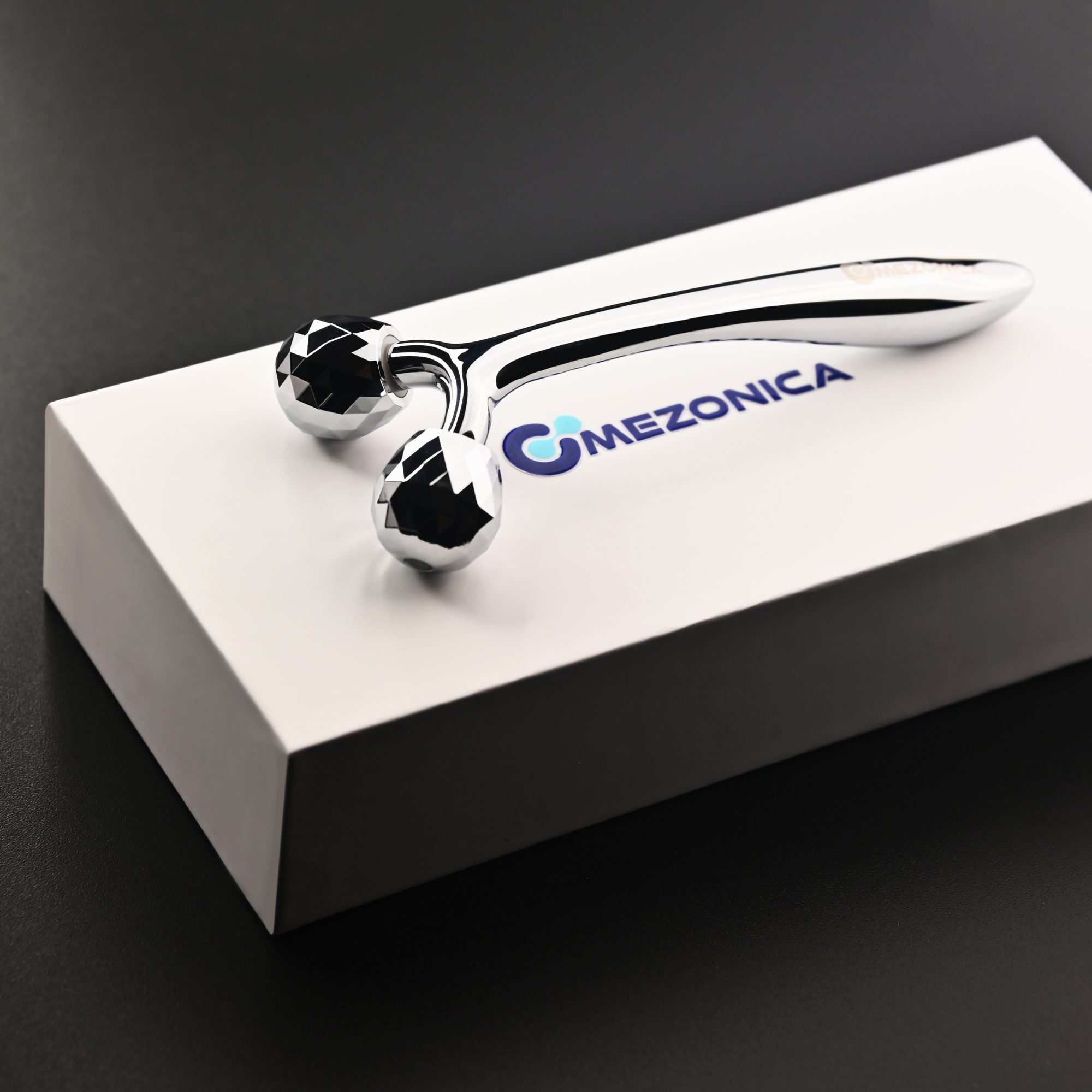 Mezonica Metal 3D Face lifting roller Роликовый массажер роллер для лифтинг массажа кожи лица тела, домашний ручной купить в интернет-магазине Skin-Mag