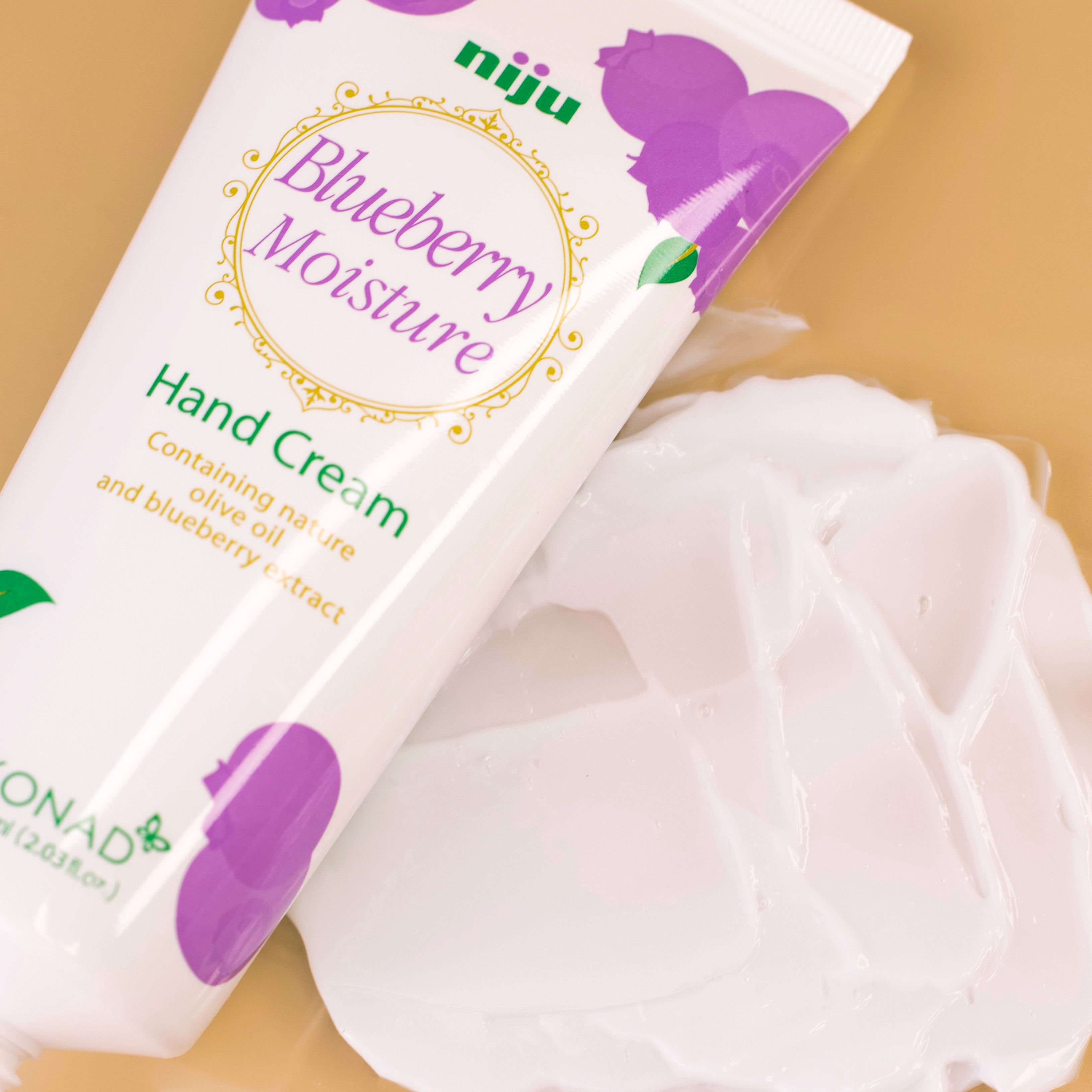 Konad niju Moisture hand cream - blueberry купить в интернет-магазине Skin-Mag