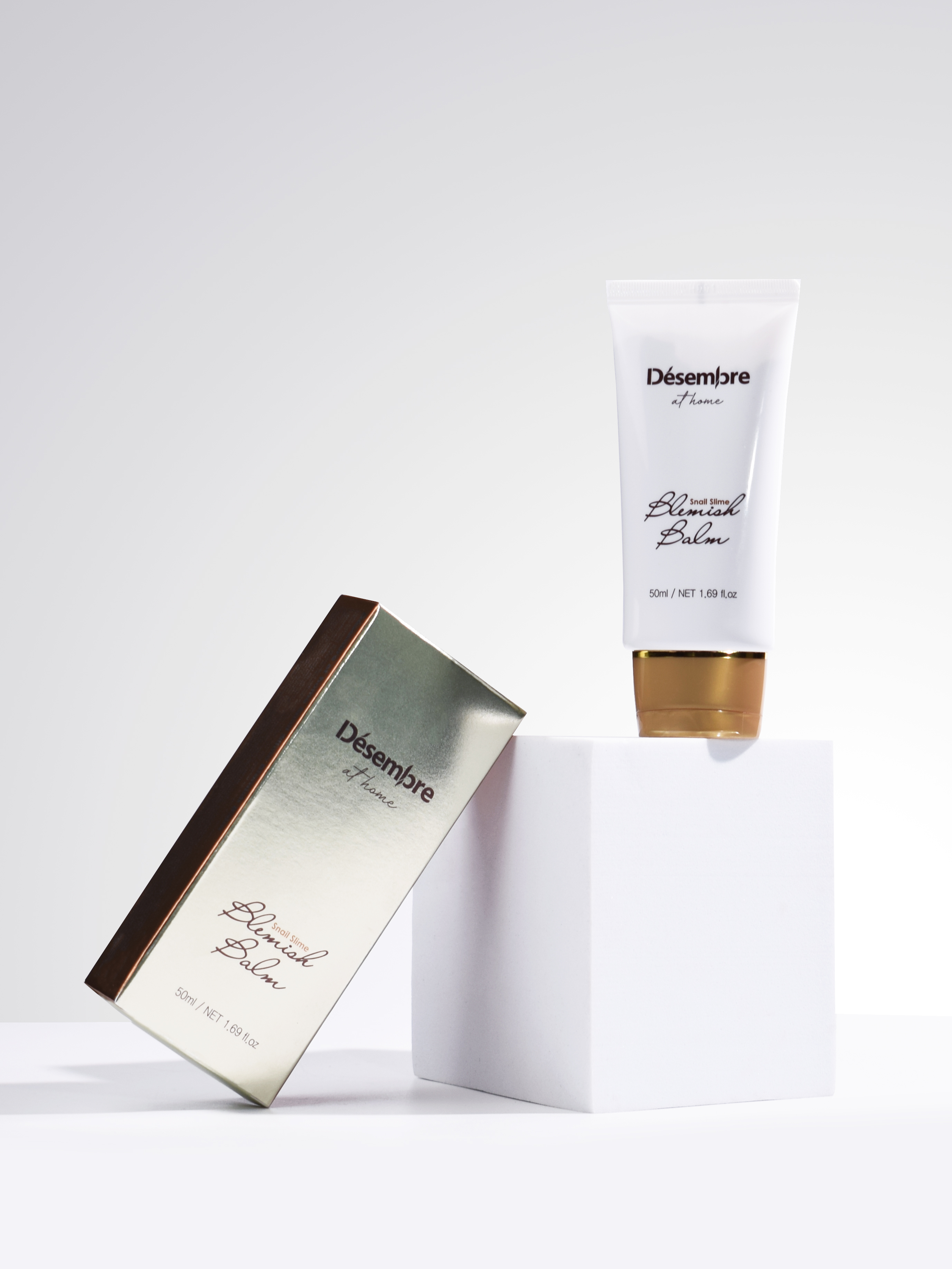 Desembre At Home Snail Slime Blemish Balm Восстанавливающий ВВ-крем с муцином улитки, 50 мл купить в интернет-магазине Skin-Mag